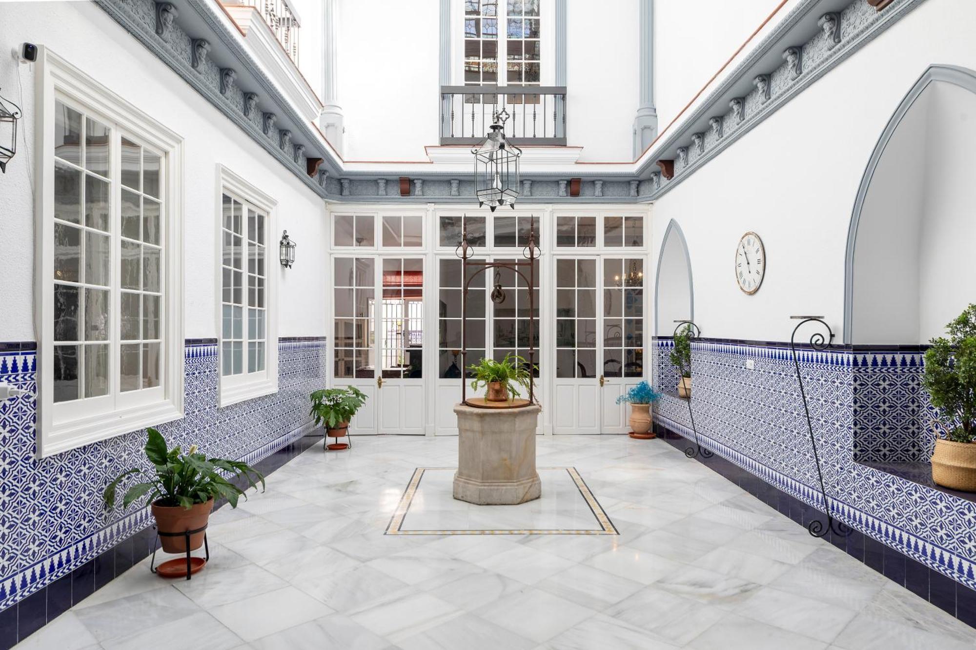 Palacio Don Carlos Jerez de la Frontera Exterior foto